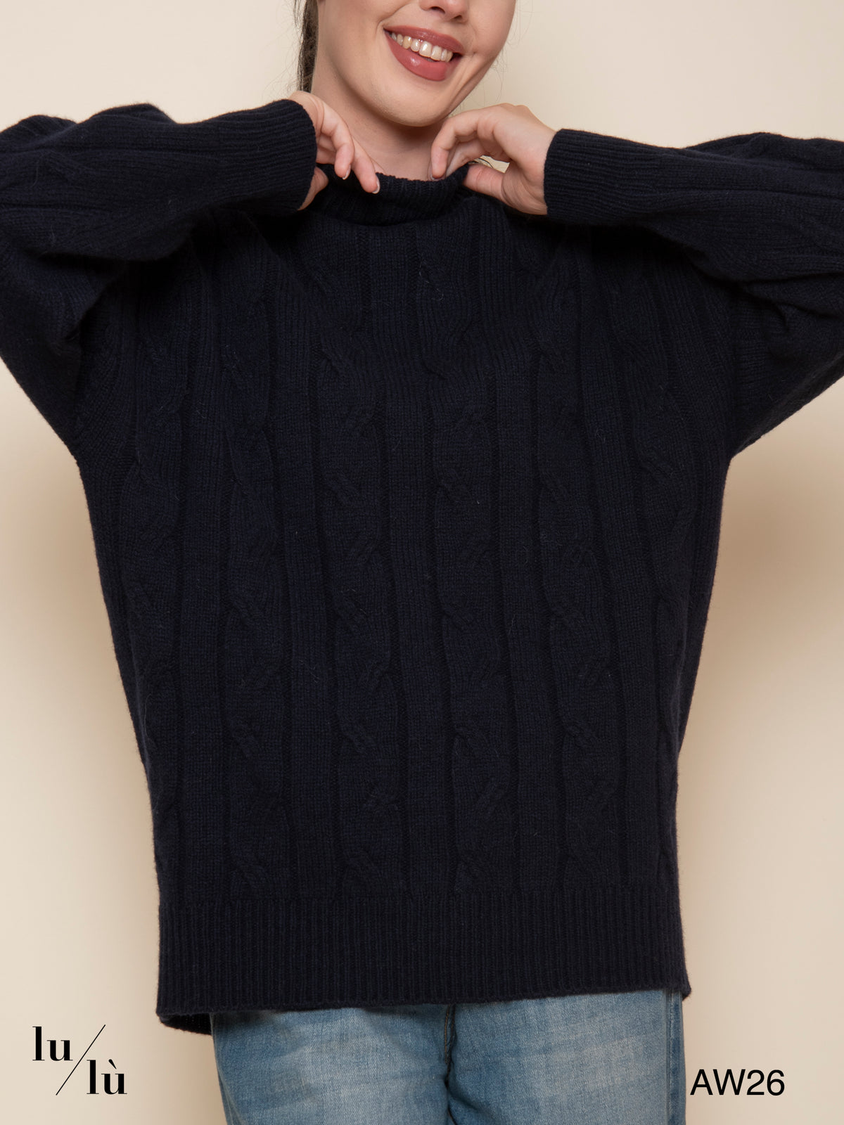 Maya Blu - Maglia in lana merino e cashmere con lavorazione a trecce