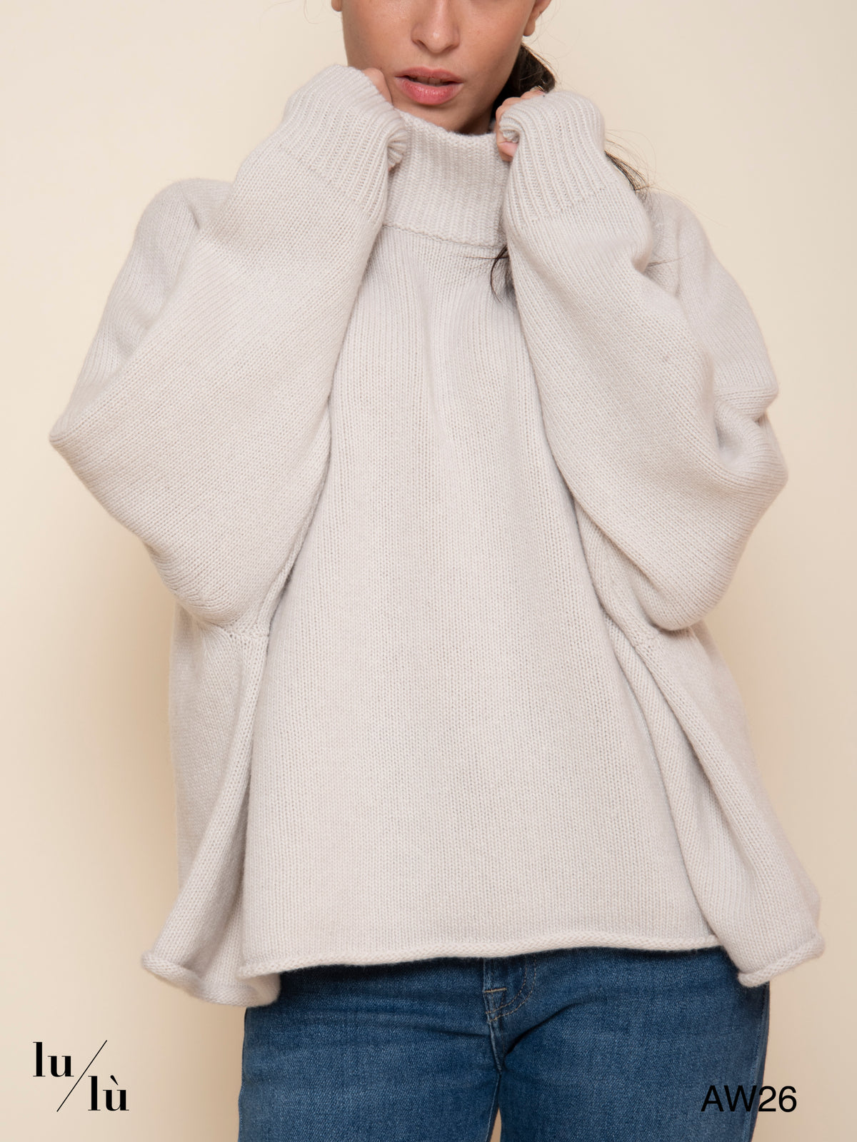 Lucy - Maglia collo alto in lana merino superfine
