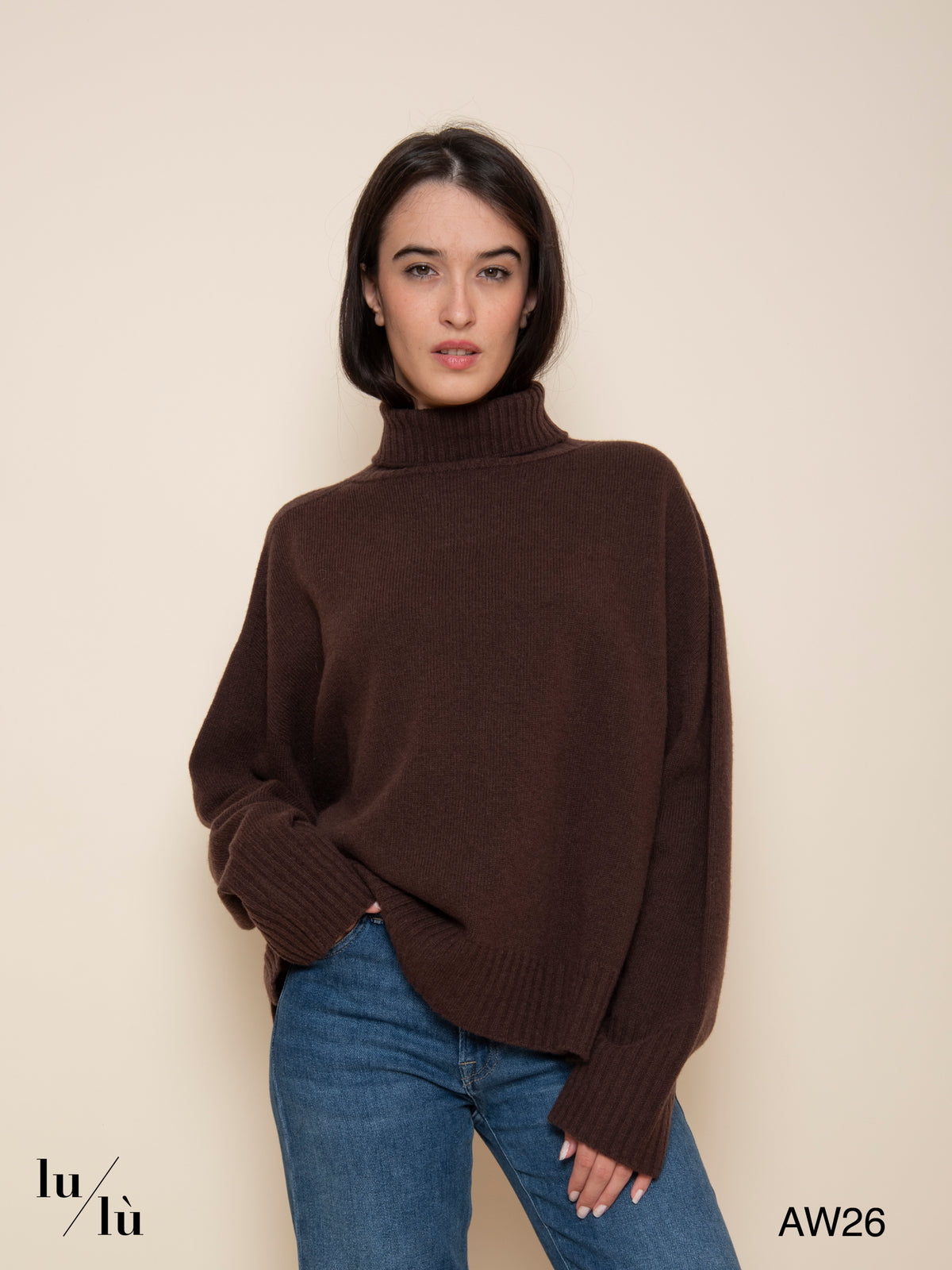 Sela Brown - Maglia dolcevita oversize in 100% lana