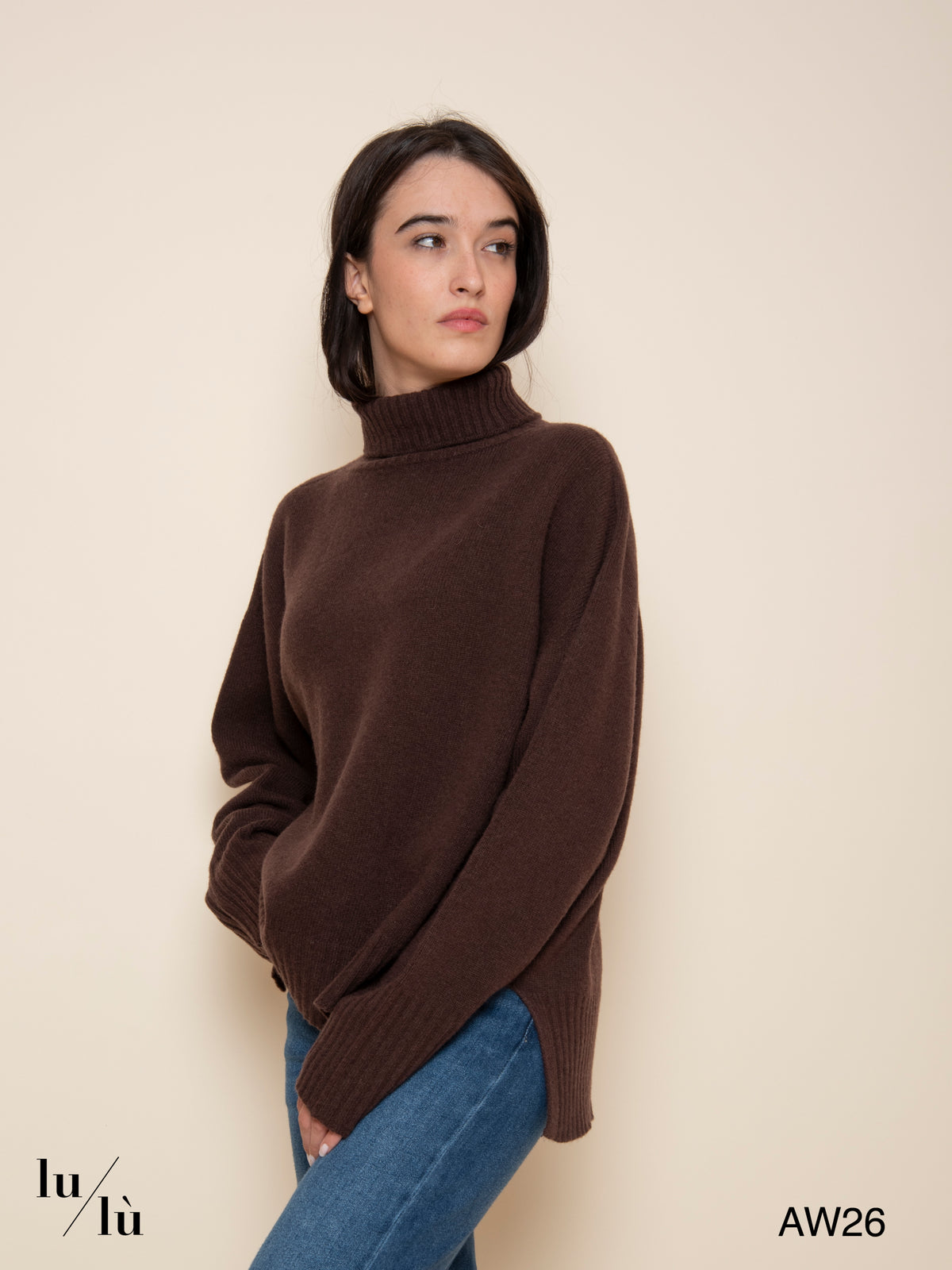 Sela Brown - Maglia dolcevita oversize in 100% lana