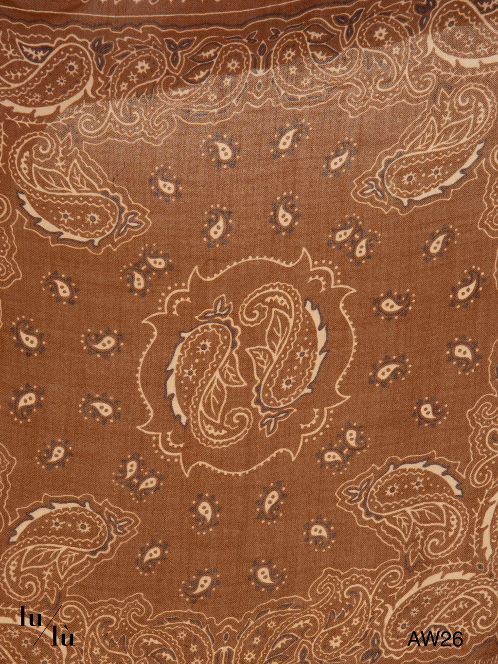 Kara Caramel - Foulard quadrato in lana con stampa paisley