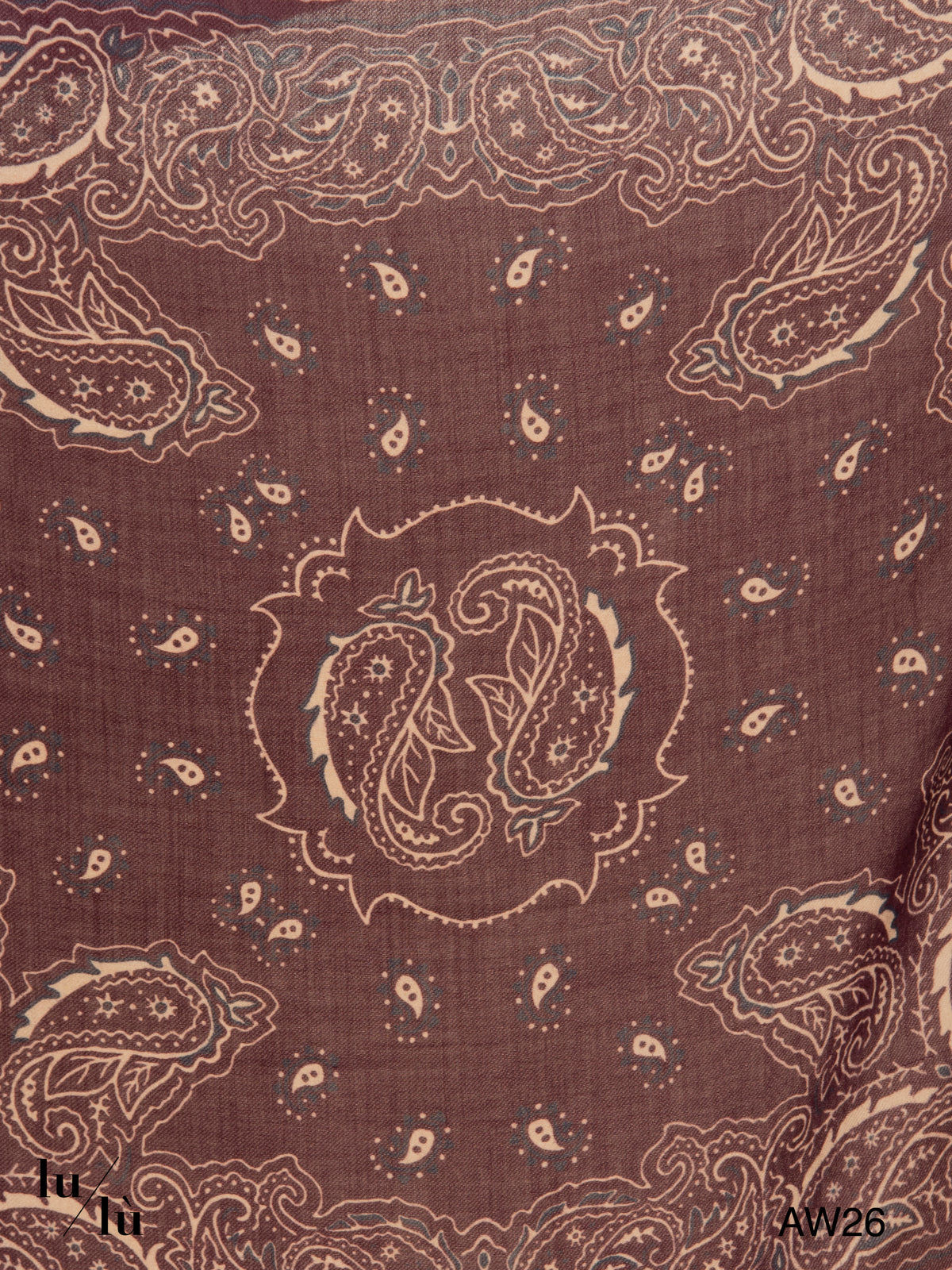 Kara Bordeaux - Foulard quadrato in lana con stampa paisley