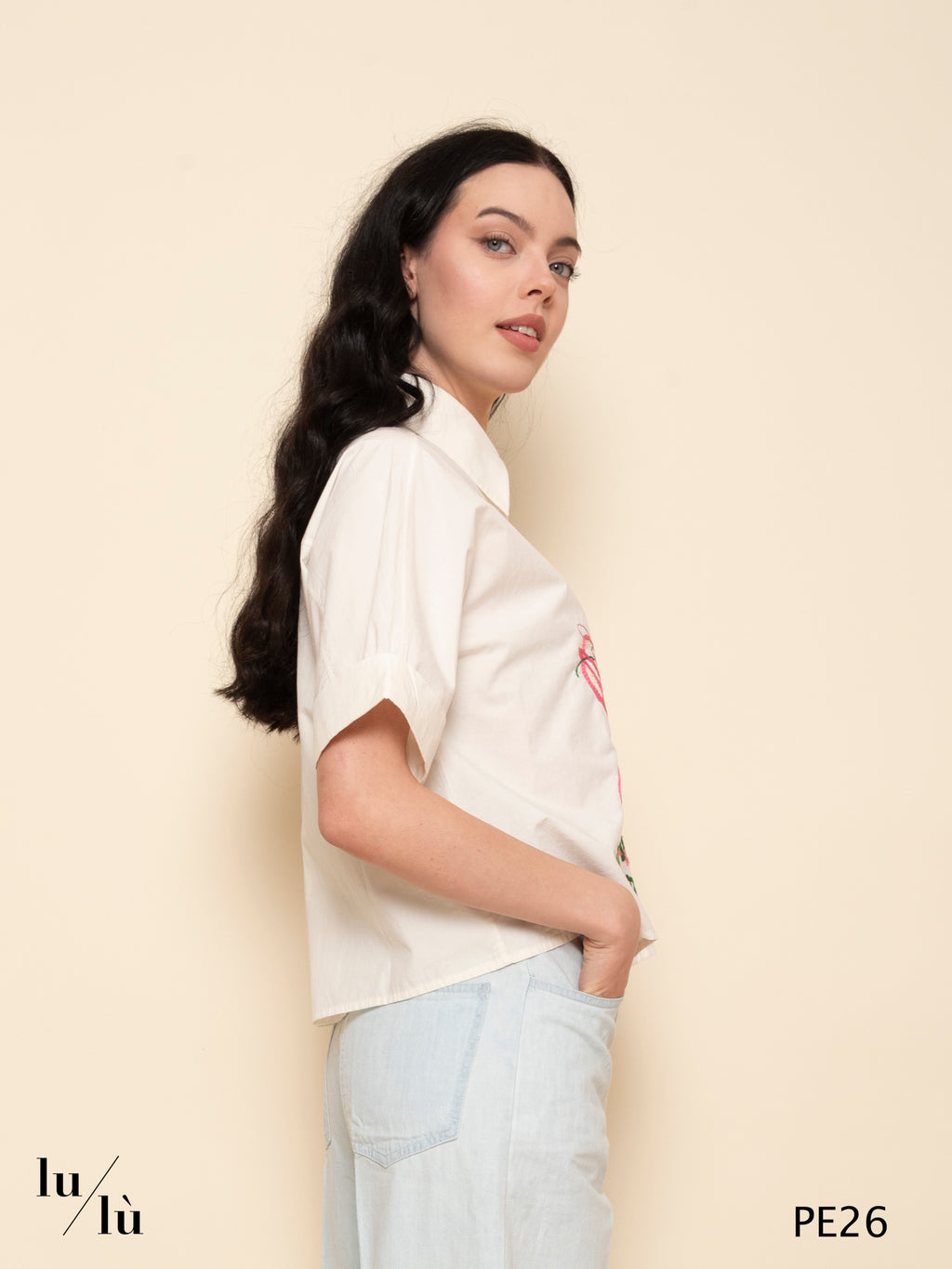 Alba - Camicia cropped in popeline di cotone con ricamo floreale