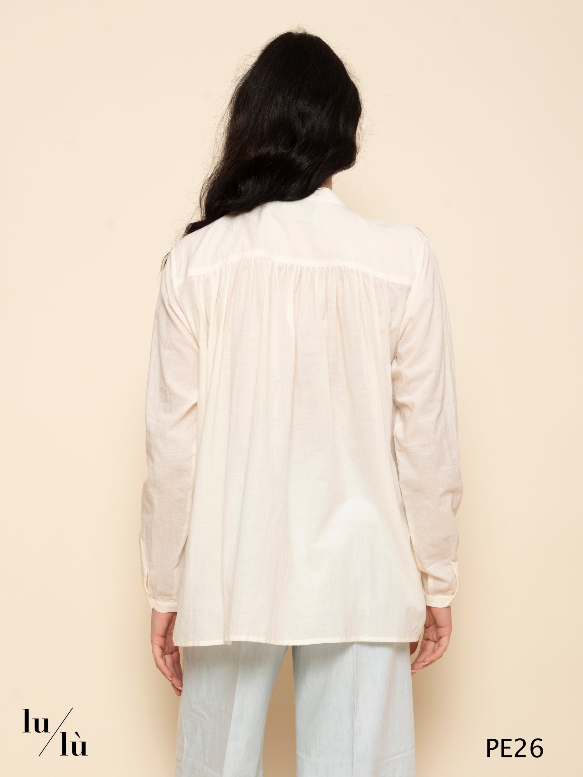 Nathalie - Camicia leggera in cotone con ricamo artistico