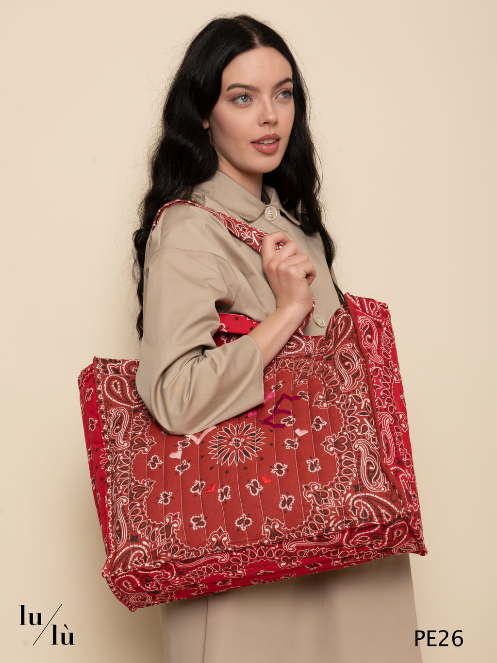 Love Tote Red - Maxi borsa in cotone bandana ricamato