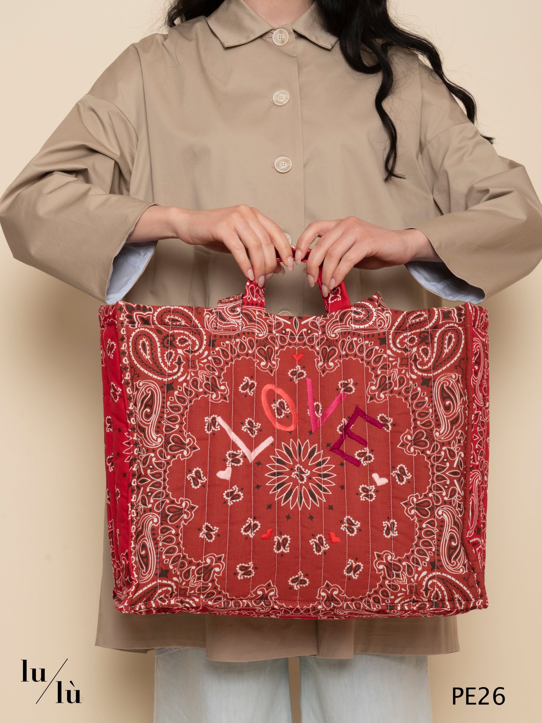 Love Tote Red - Maxi borsa in cotone bandana ricamato