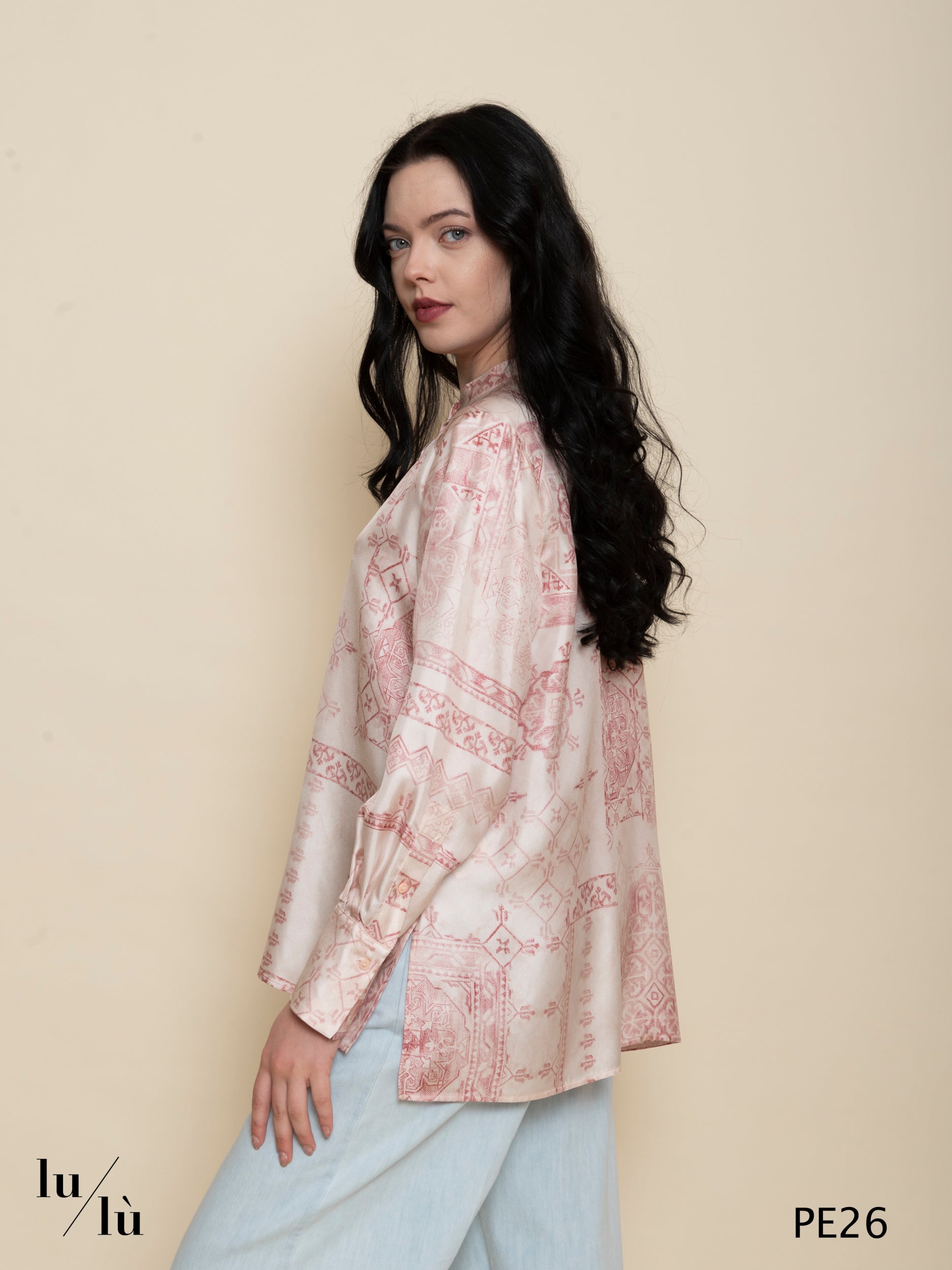 Mesilla - Camicia donna in twill di seta stampata con colletto alla coreana