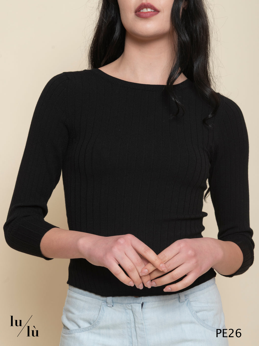 Camilla - Maglia donna a costine con scollo sul retro