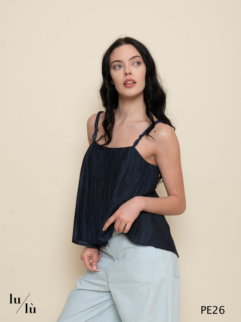 Anthea - Top donna in tessuto stropicciato con spalline sottili