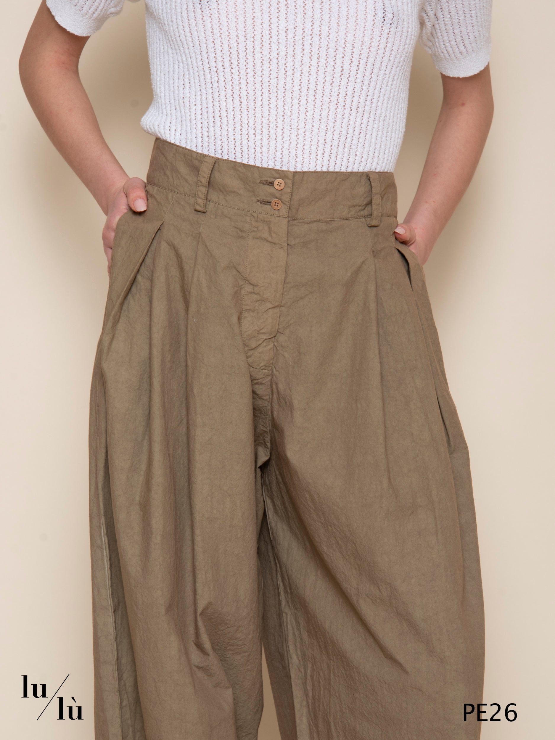 Lars - Pantalone donna wide leg in cotone crinkle con pinces