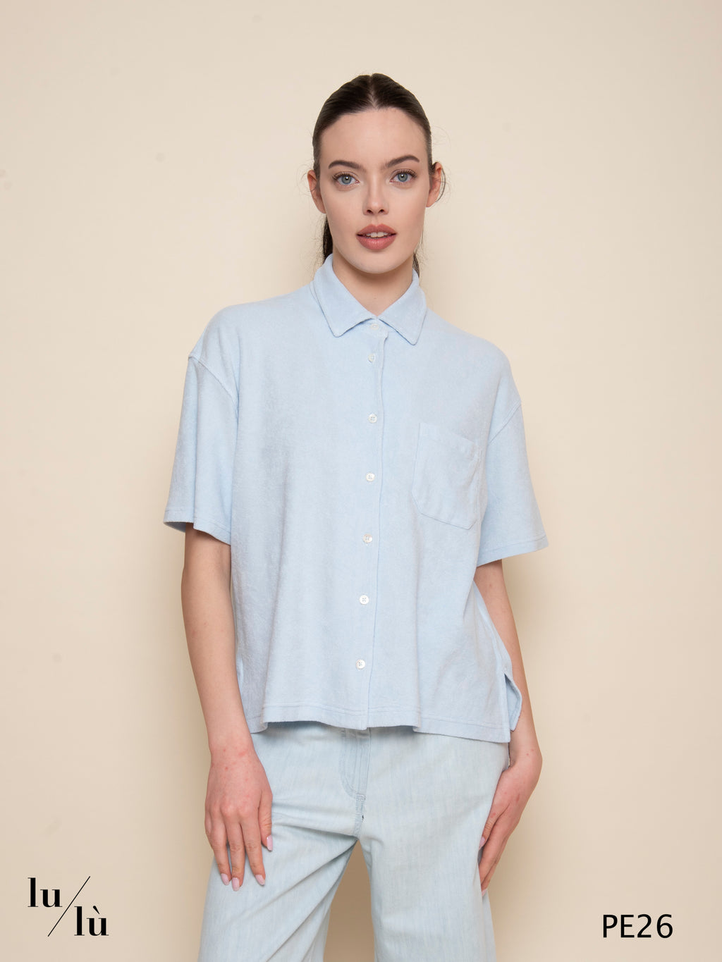 Tellia - Camicia donna in ciniglia di cotone azzurro con tasca