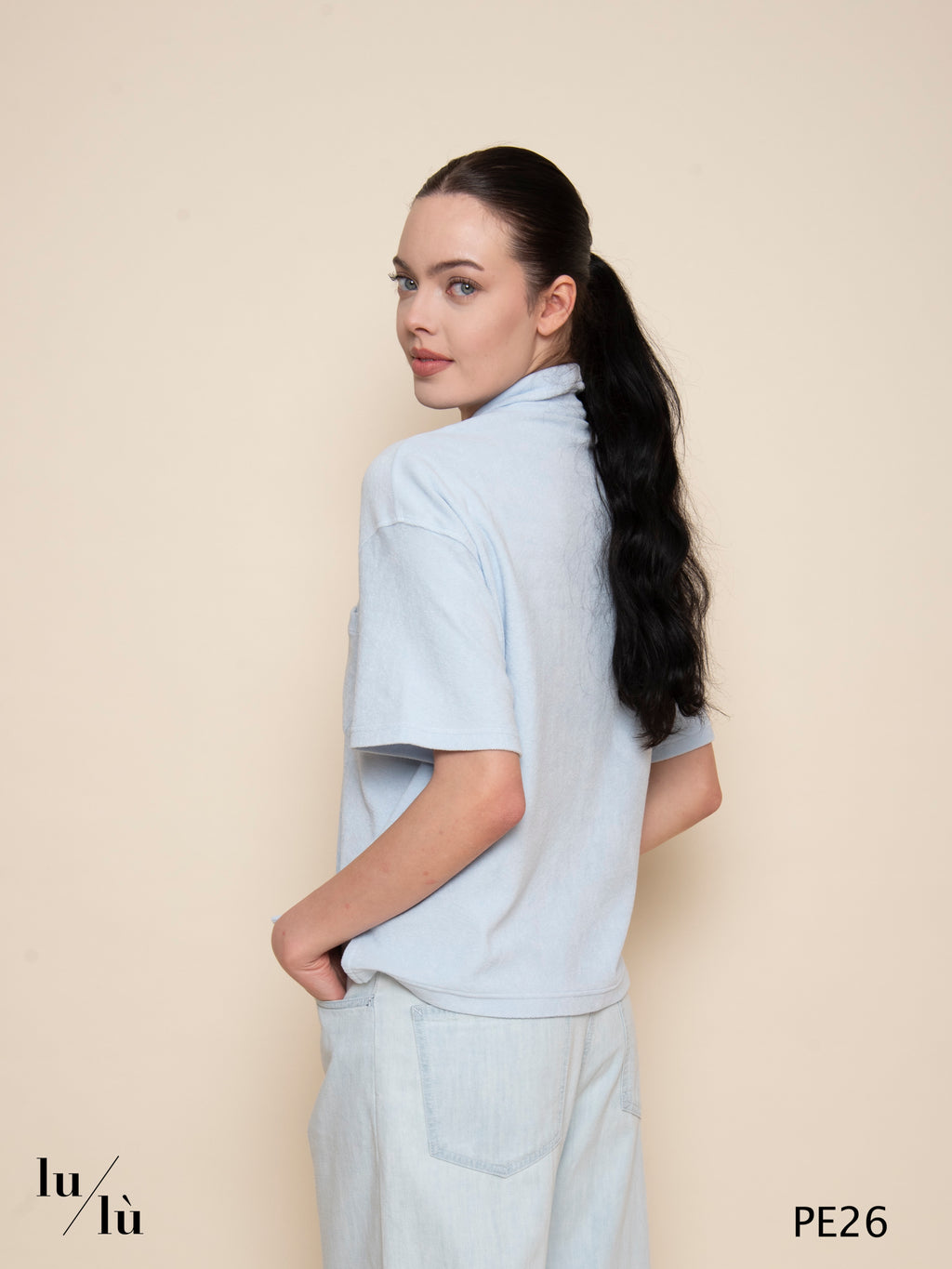 Tellia - Camicia donna in ciniglia di cotone azzurro con tasca