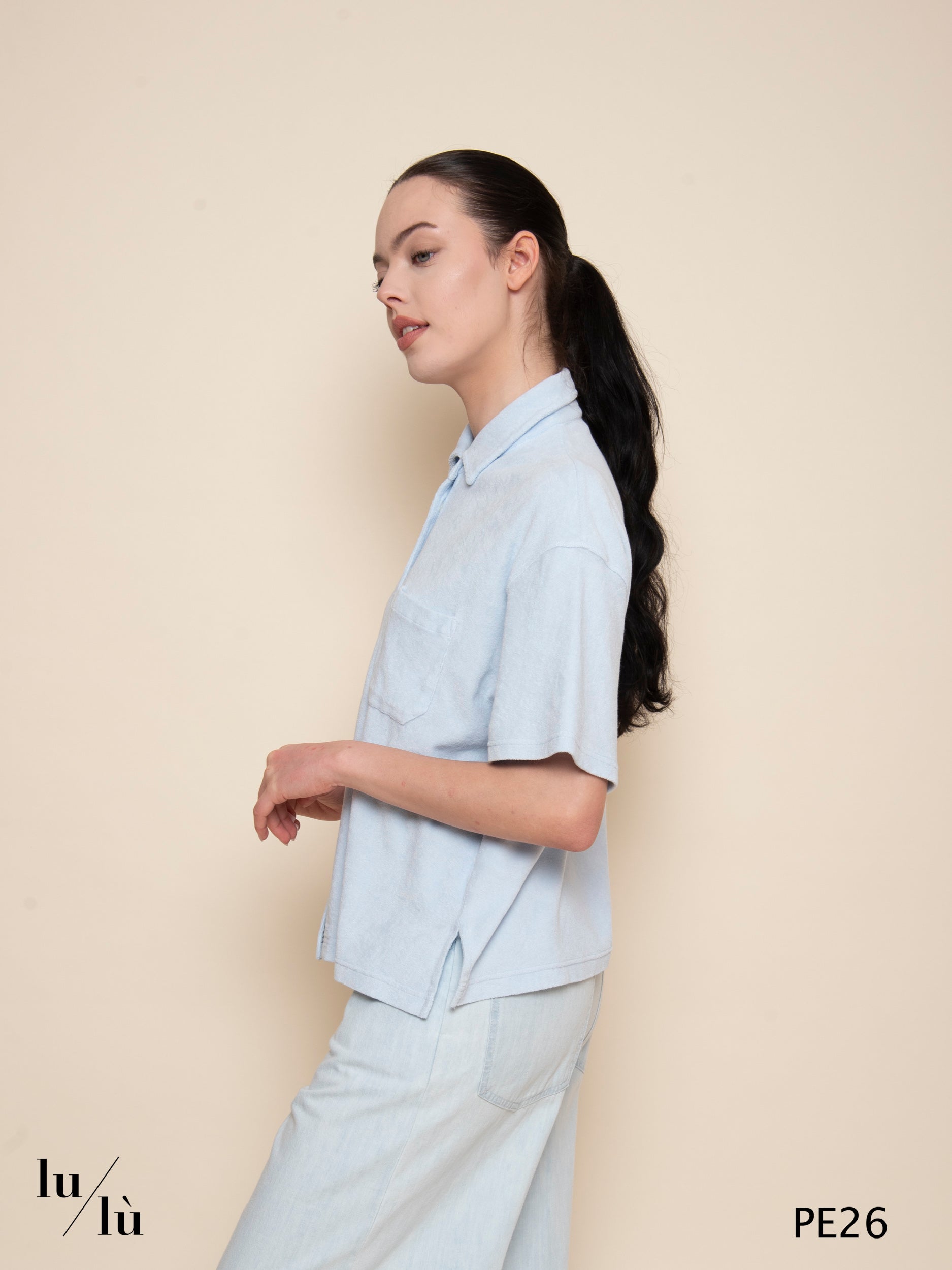 Tellia - Camicia donna in ciniglia di cotone azzurro con tasca