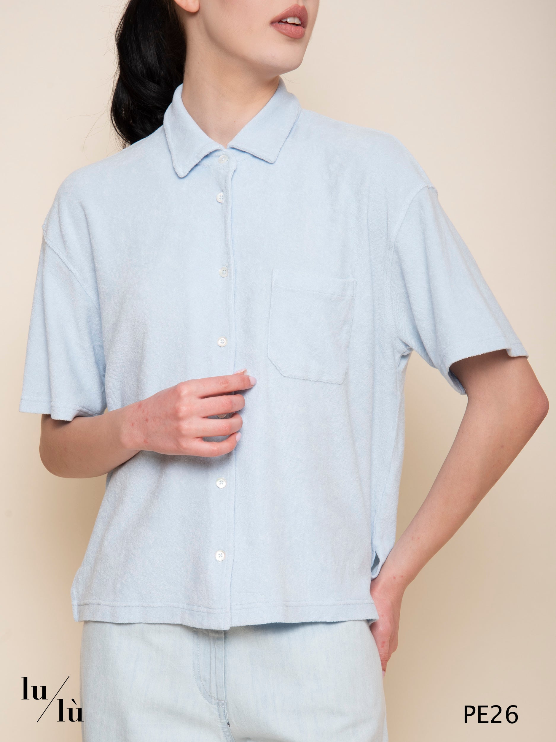 Tellia - Camicia donna in ciniglia di cotone azzurro con tasca