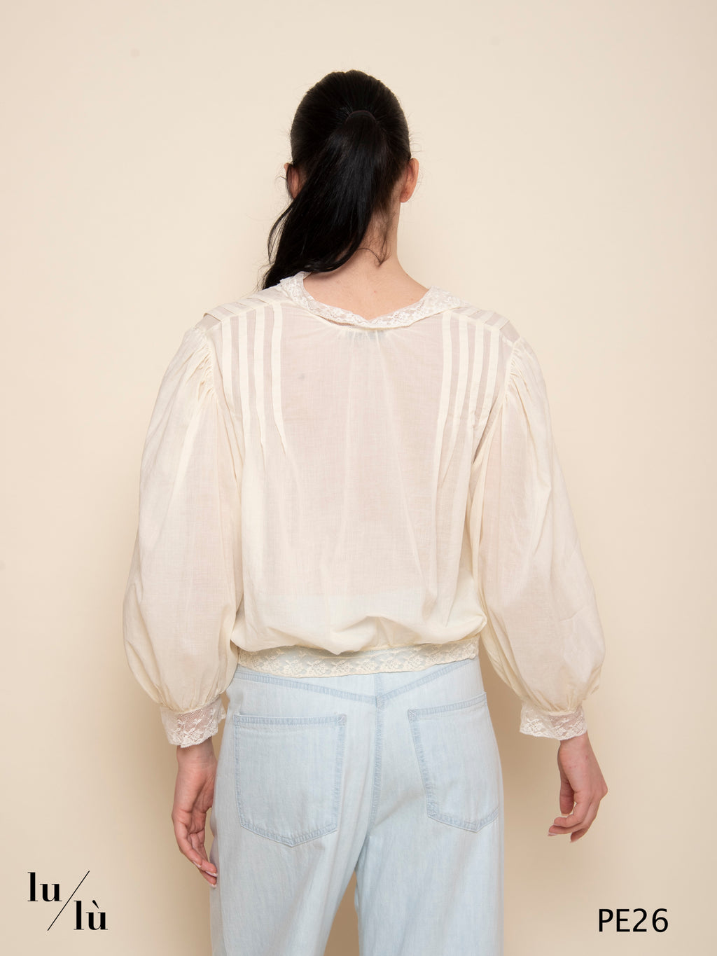 Corallo - Camicia romantica in mussola di cotone con pizzo antico