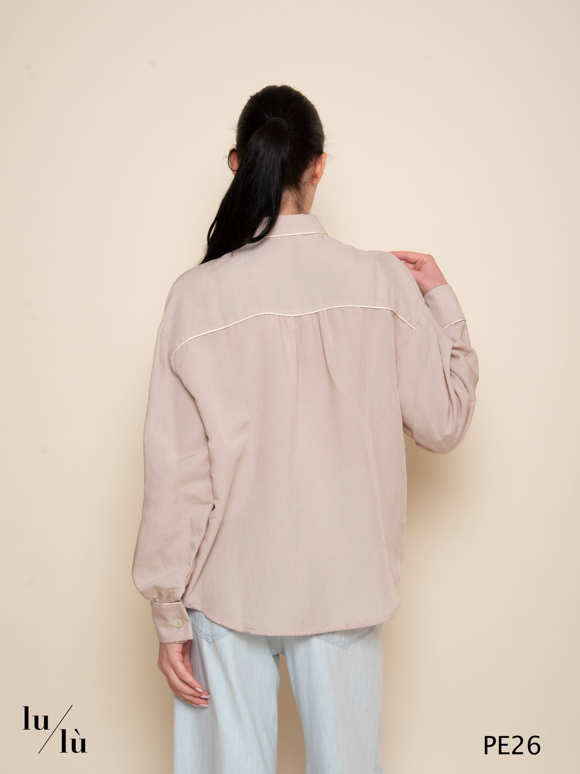 Onice - Blusa in viscosa tinta unita con piping a contrasto