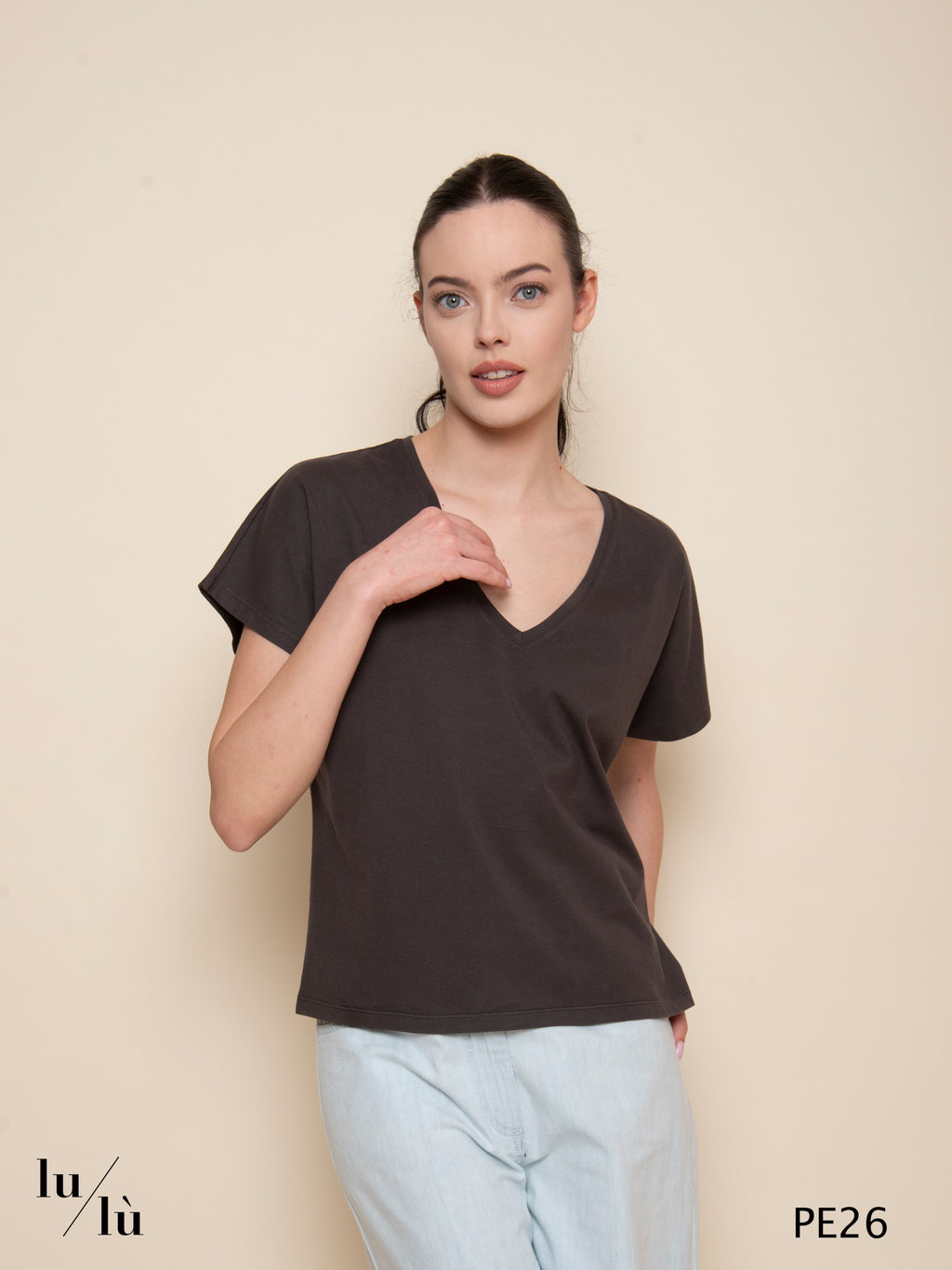 Calcedonia - T-shirt in puro cotone con scollo a V