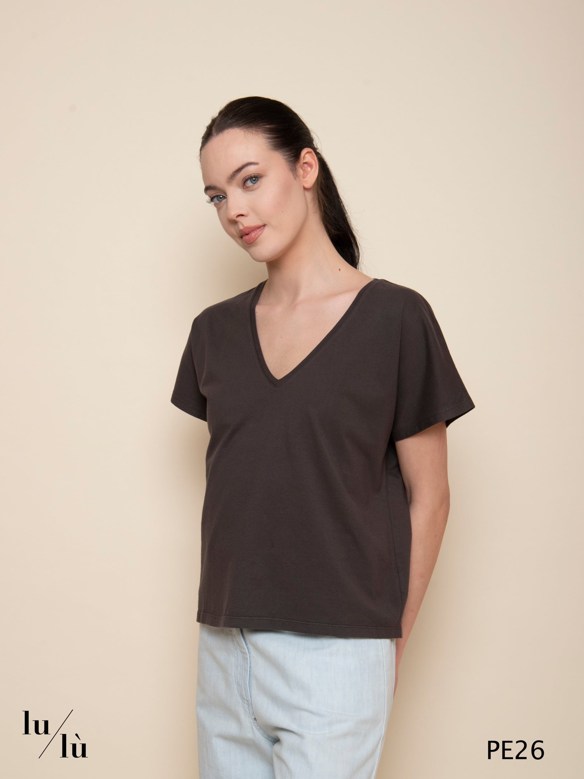 Calcedonia - T-shirt in puro cotone con scollo a V
