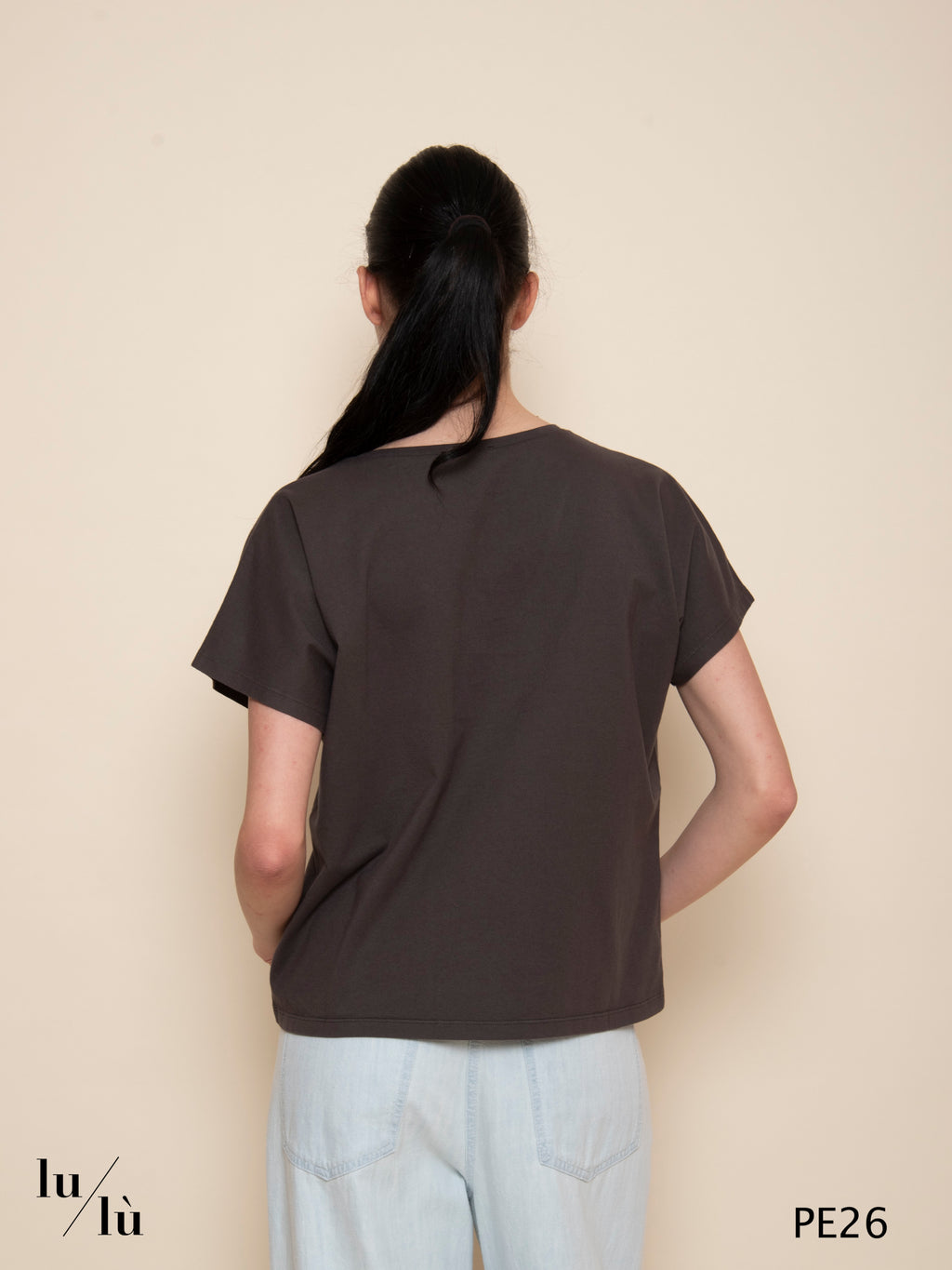 Calcedonia - T-shirt in puro cotone con scollo a V