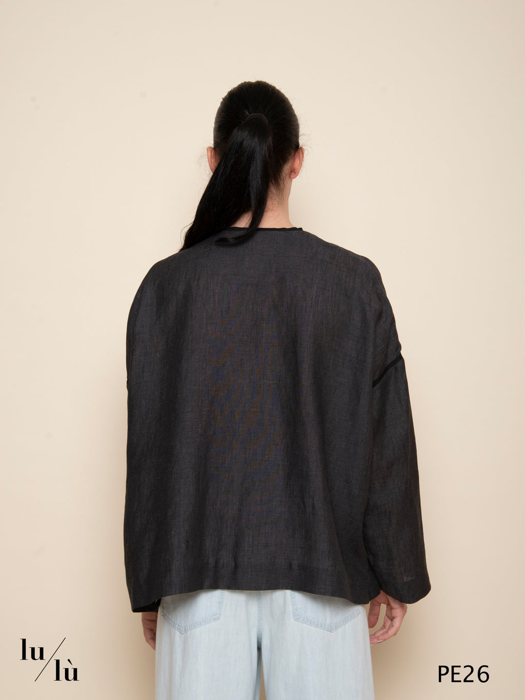 Astre - Giacca boxy in lino doppiopetto decostruita