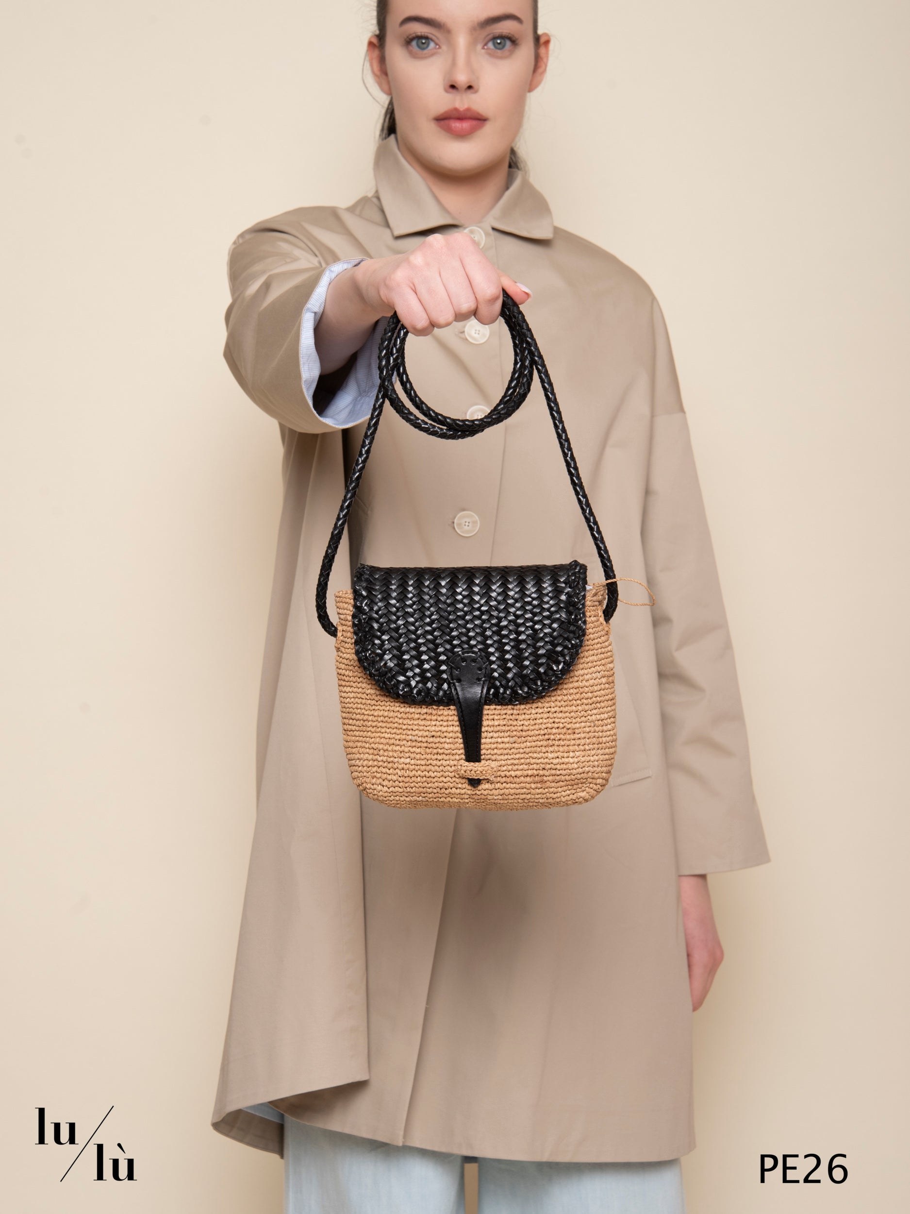 Fuego - Borsa a tracolla in rafia naturale con pelle intrecciata