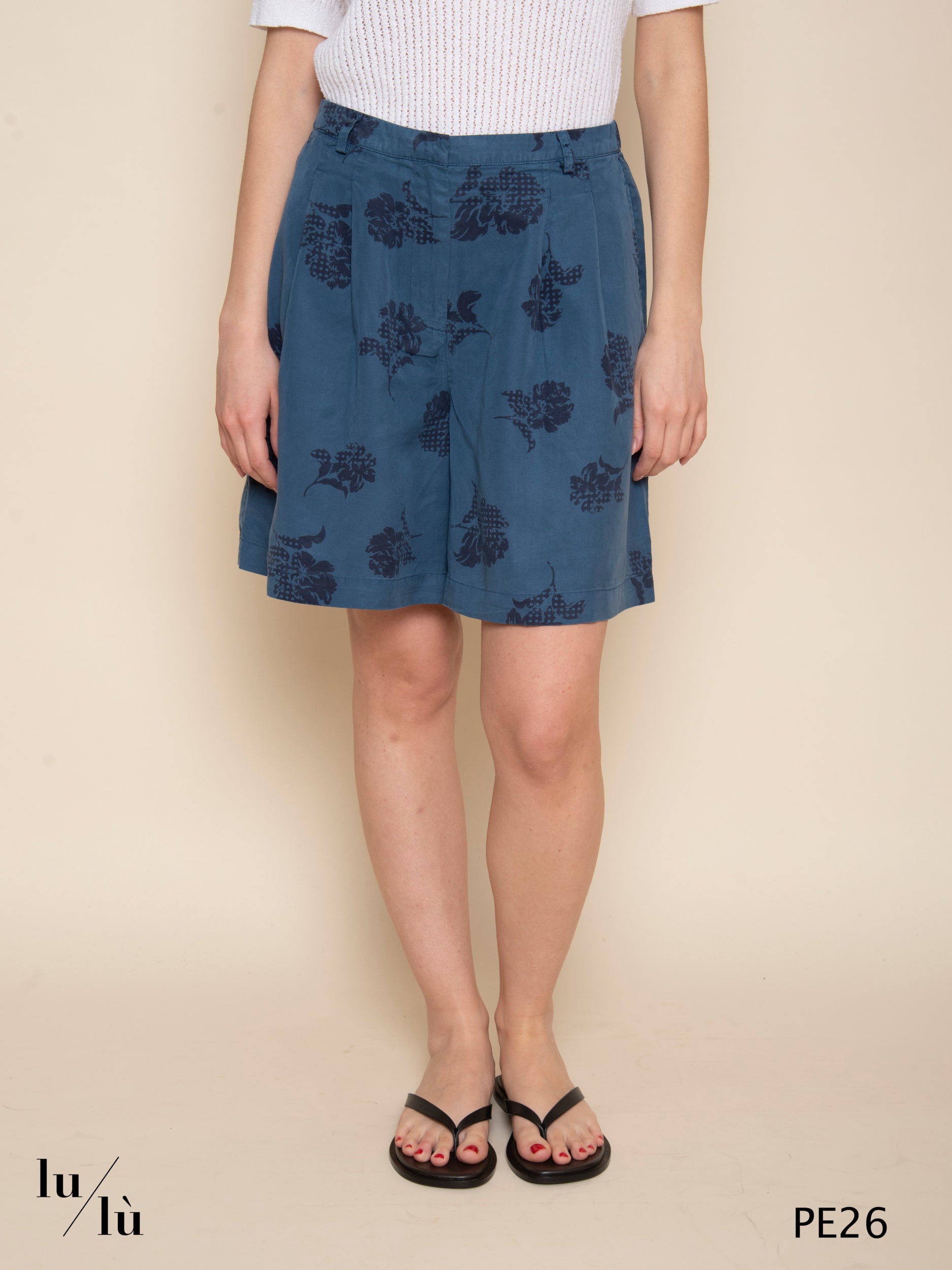 Aino - Bermuda in Tencel stampato vita alta con pinces