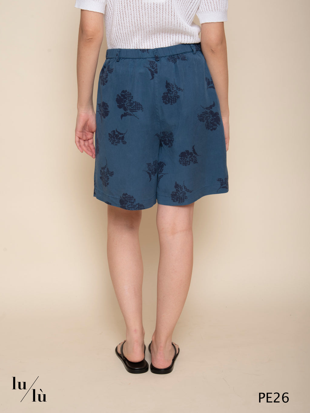 Aino - Bermuda in Tencel stampato vita alta con pinces