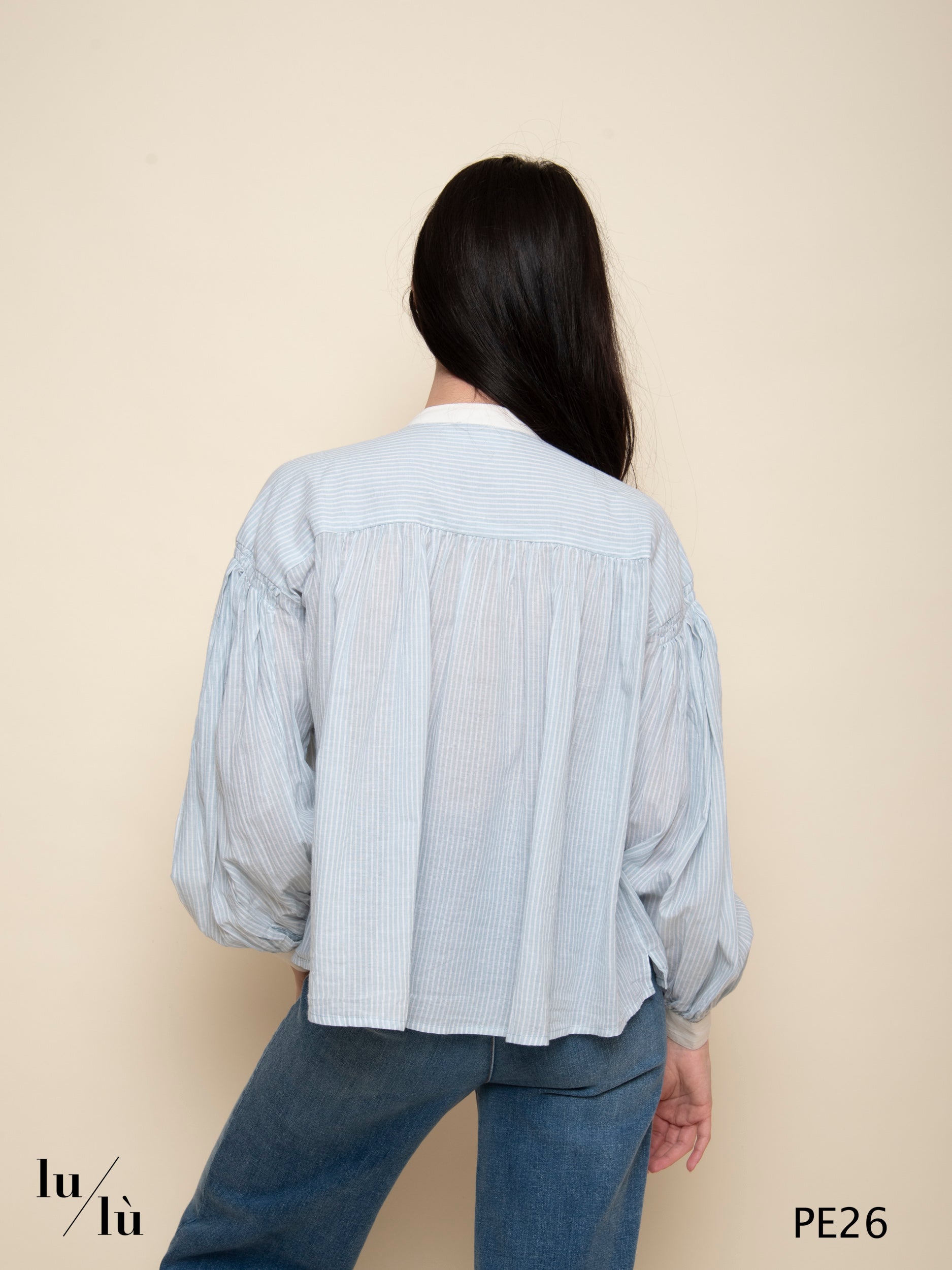 Bonifacio - Camicia rigata in cotone con dettagli romantici