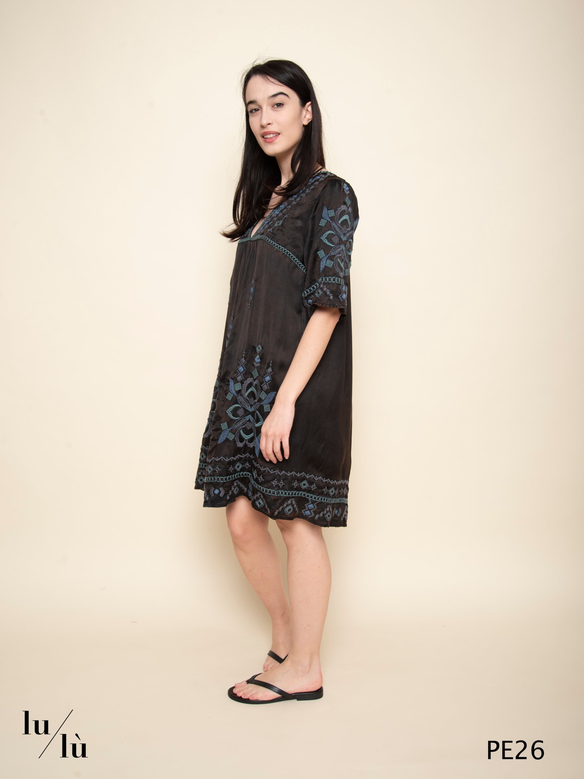 Marta - Short Dress ricamato in viscosa