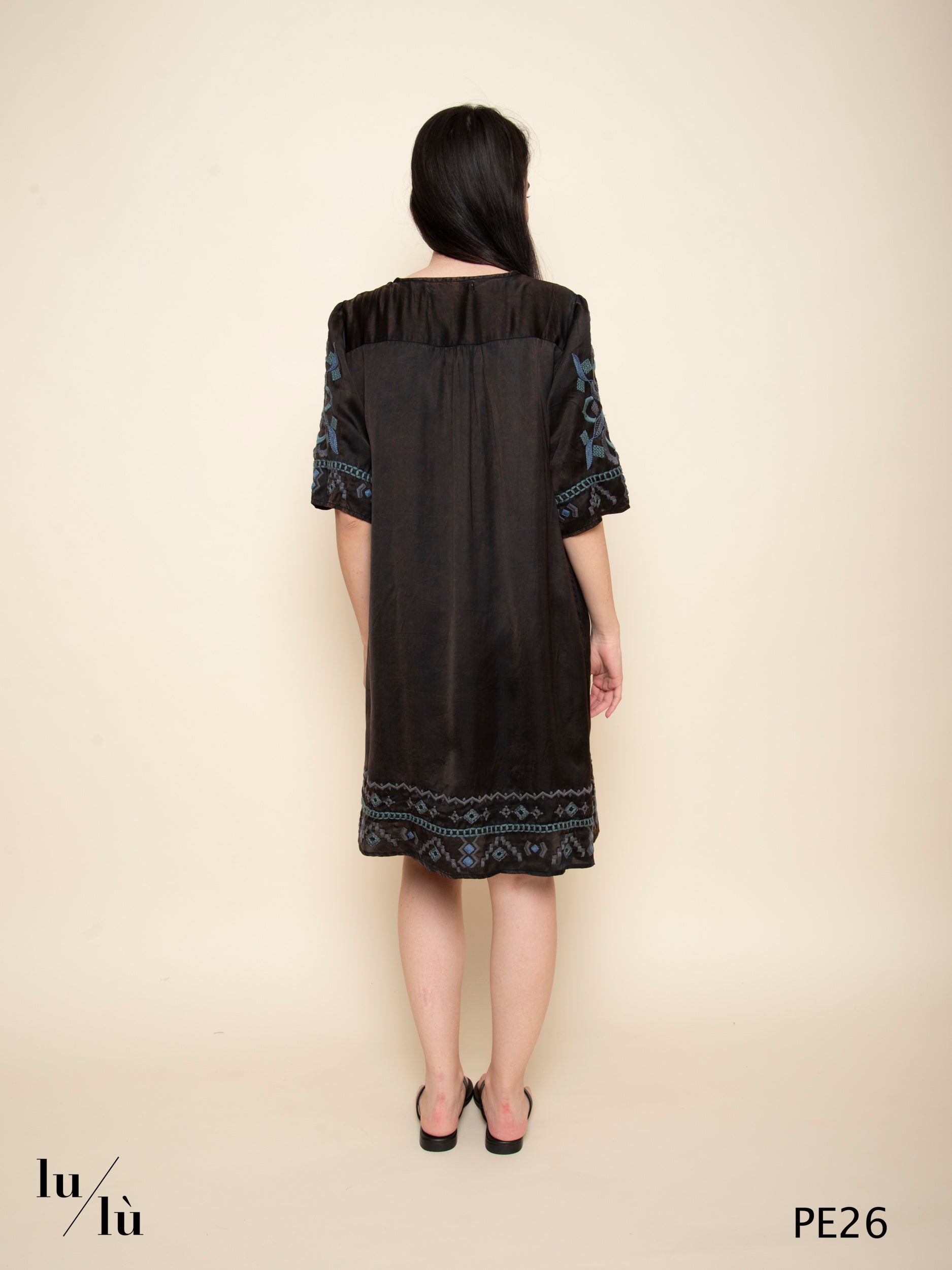 Marta - Short Dress ricamato in viscosa
