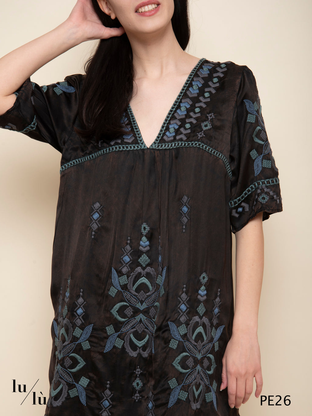 Marta - Short Dress ricamato in viscosa