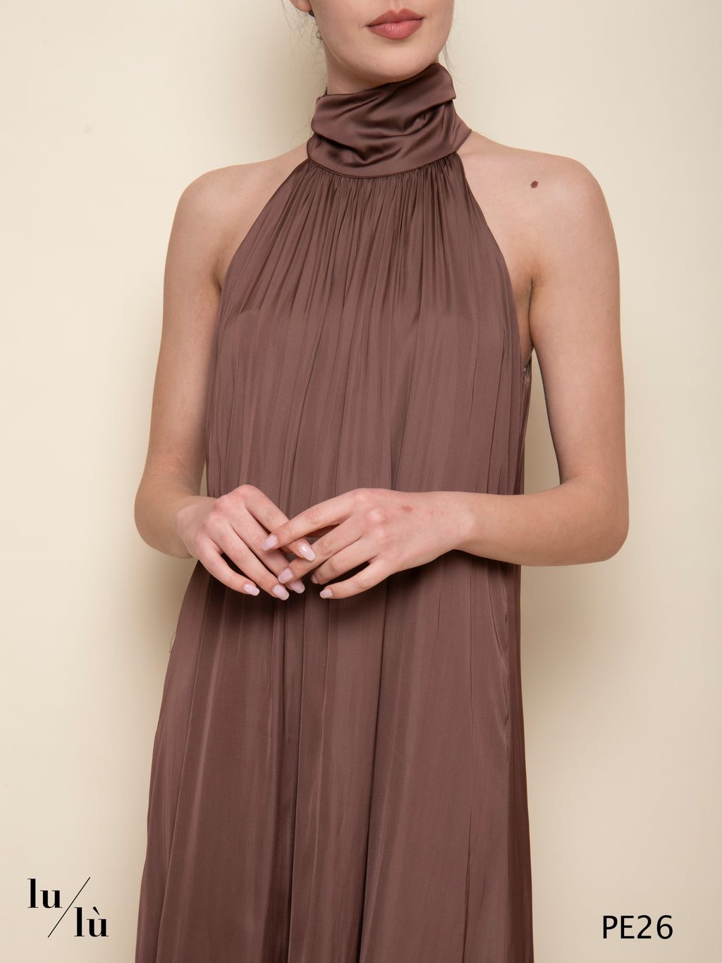Thao - Abito lungo con scollo all’americana