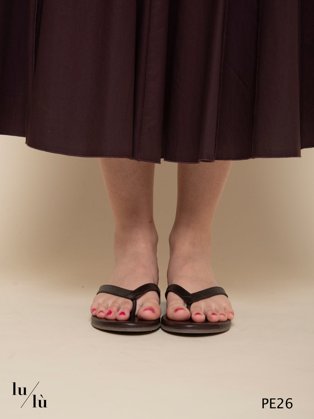 Aroha Dark Brown- Infradito in pelle minimal